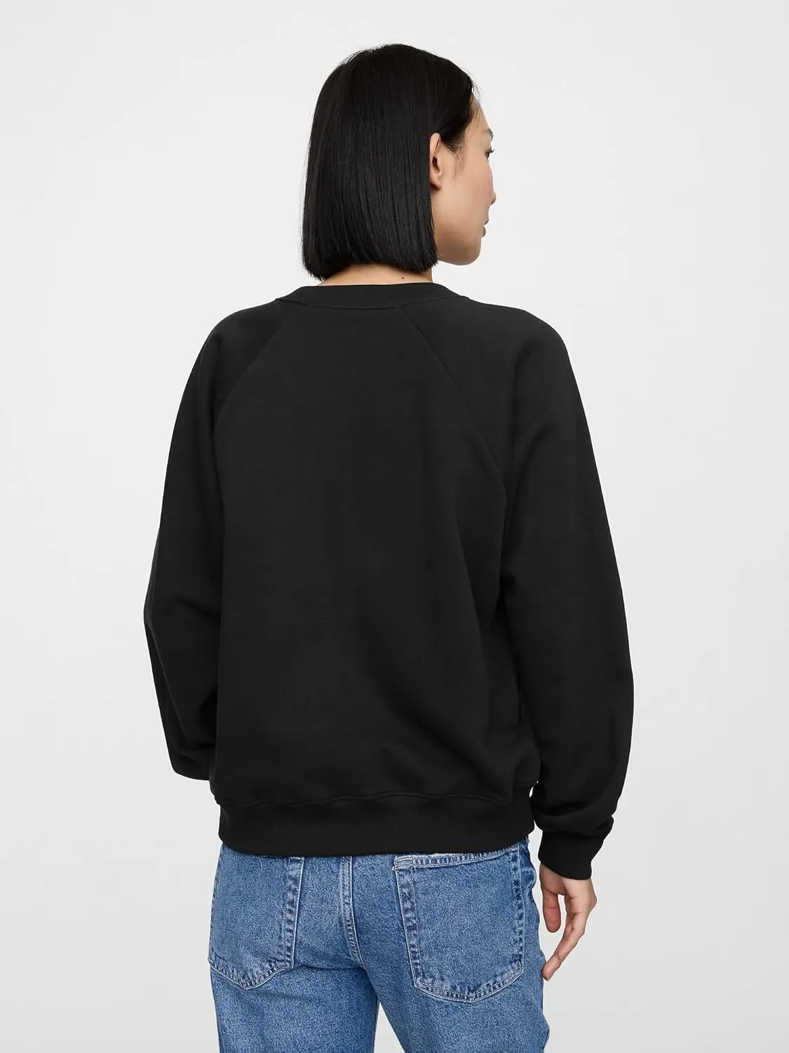 GAP Women's Logo Raglan Crewneck Sweatshirt