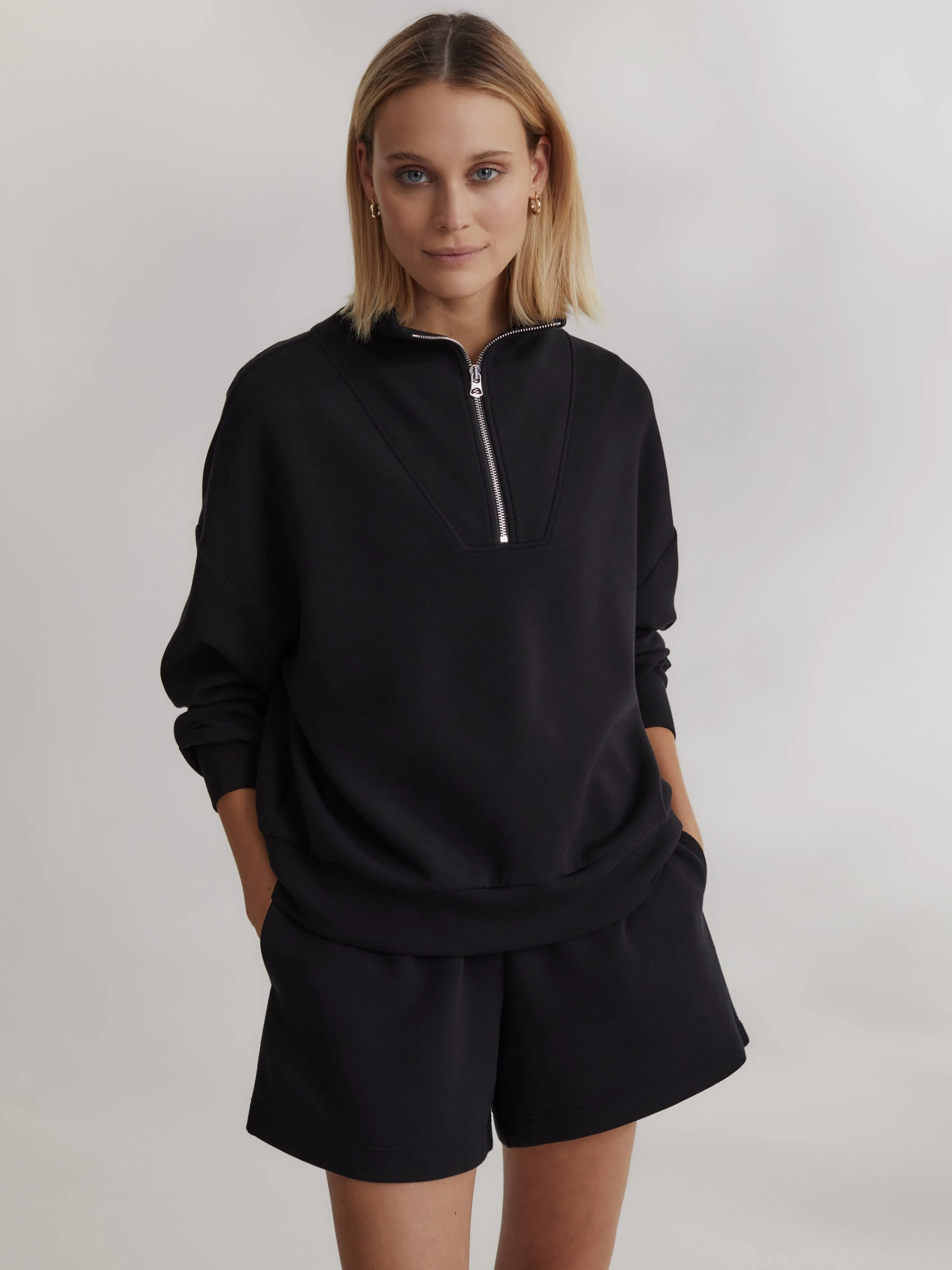 NEW!! Hawley Half Zip Sweatshirt in Black by VARLEY