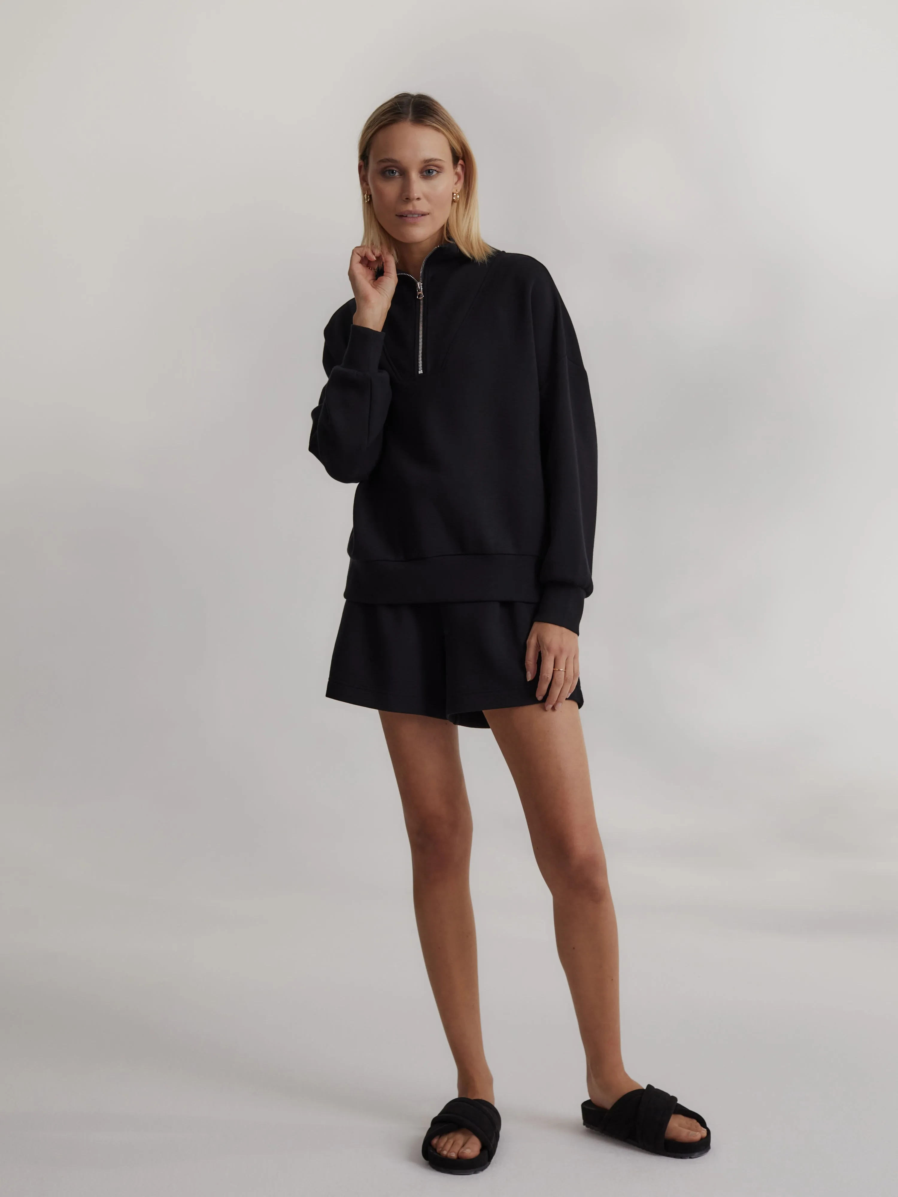 NEW!! Hawley Half Zip Sweatshirt in Black by VARLEY