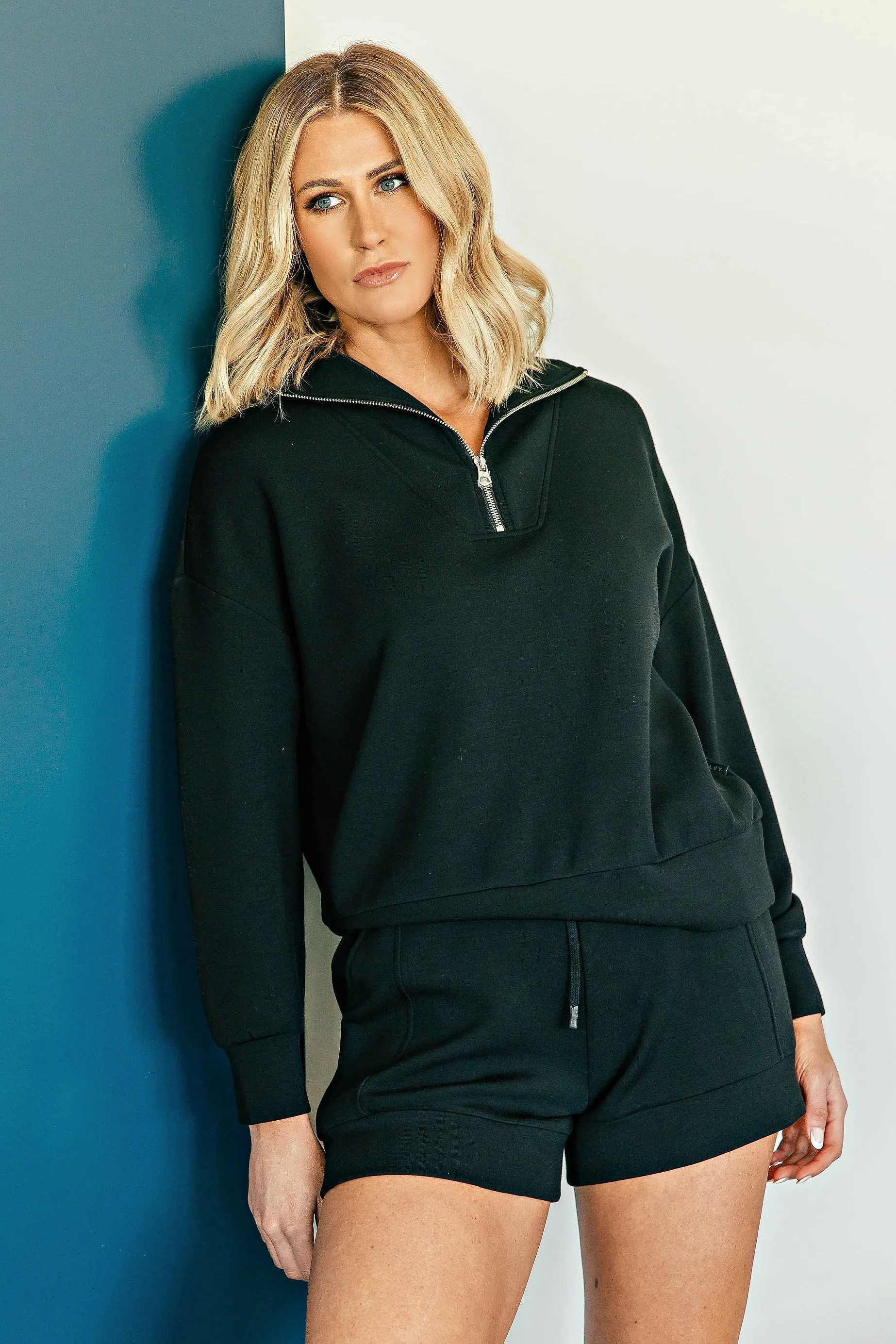 NEW!! Hawley Half Zip Sweatshirt in Black by VARLEY